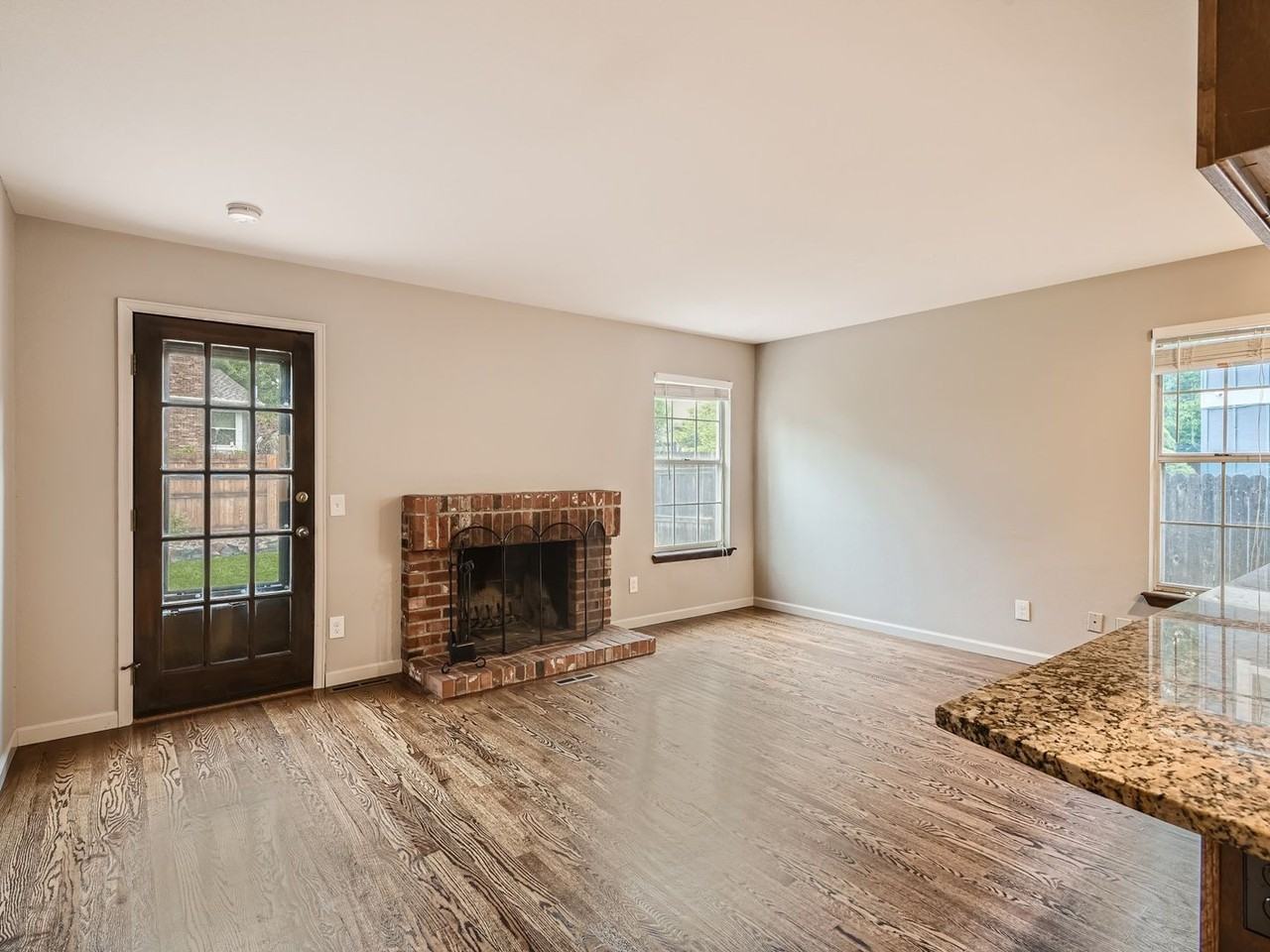 7862 S Hill Dr - Photo 6 of 11