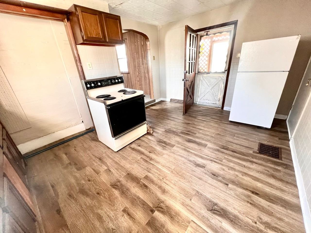 502 3rd St - Photo 4 of 13