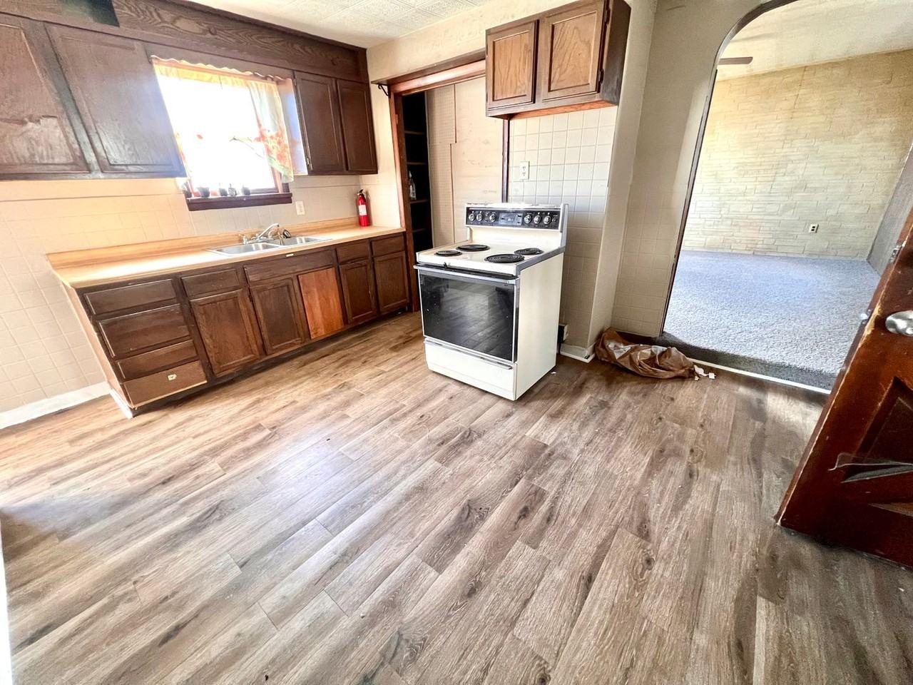 502 3rd St - Photo 5 of 13