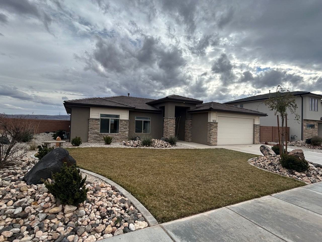 1656 E Honeycomb Dr - Photo 4 of 42