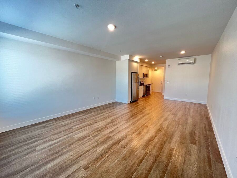 4045 Broadway - Photo 4 of 12