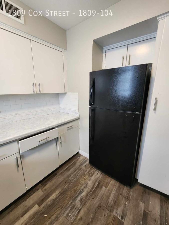 1809 on Cox Apartments - Photo 3 of 50