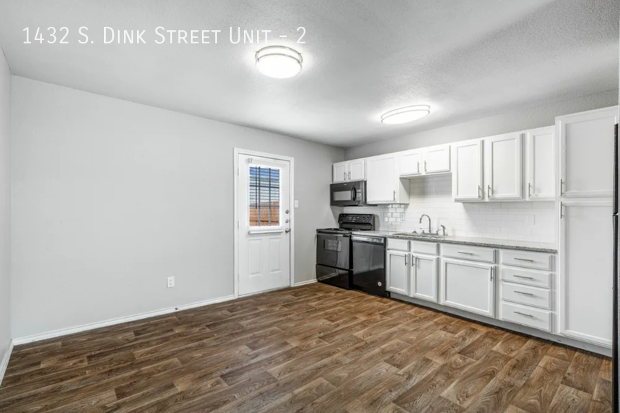 Cottage Row Apartments - Photo 3 of 8