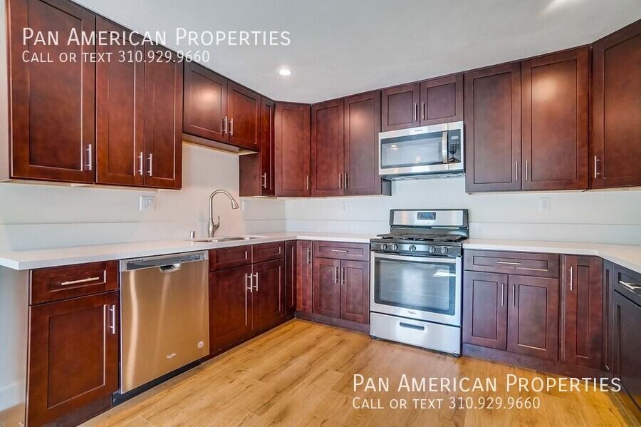 1940 Chestnut Ave - Photo 2 of 49