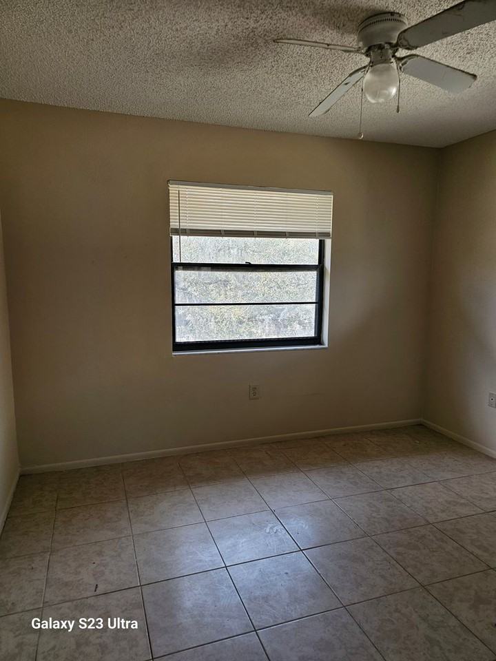 853 Mecca Dr - Photo 3 of 4