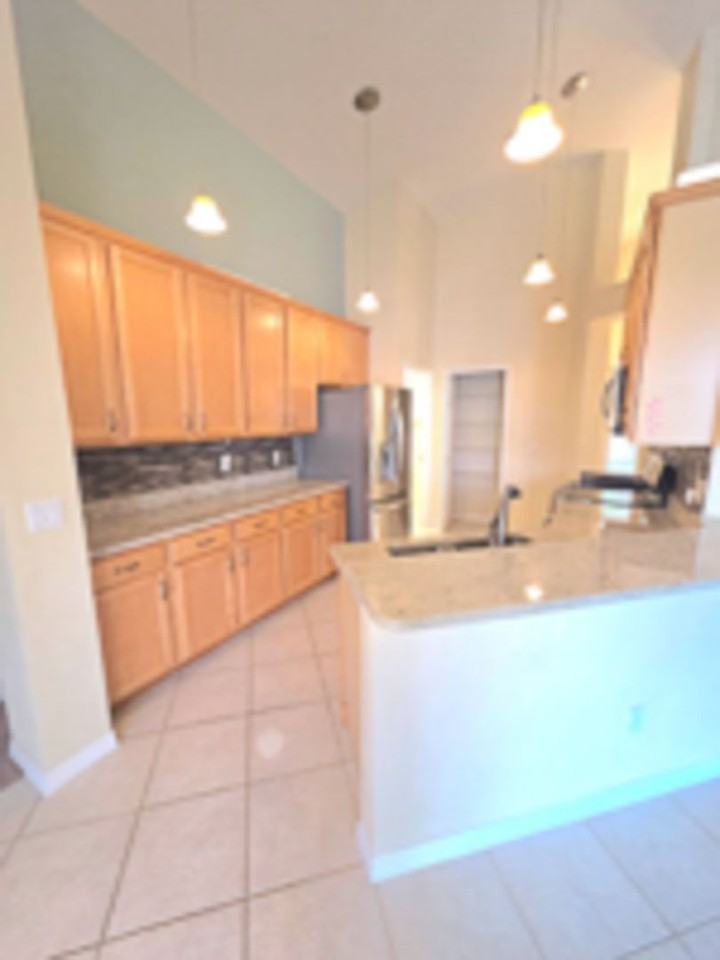 691 Lakeworth Cir - Photo 7 of 35