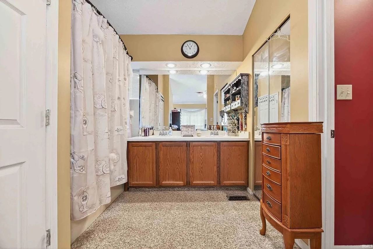 1894 E Bay Pointe Dr - Photo 4 of 12