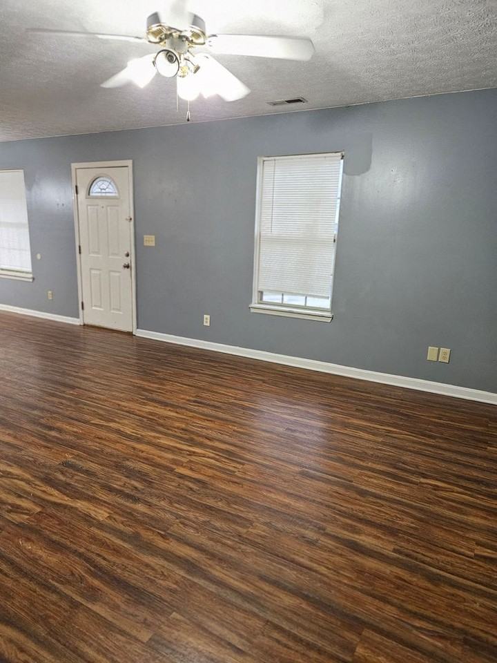 104 Bitter Sweet Rd - Photo 3 of 25