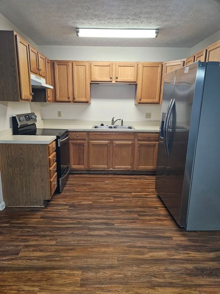 104 Bitter Sweet Rd - Photo 4 of 25