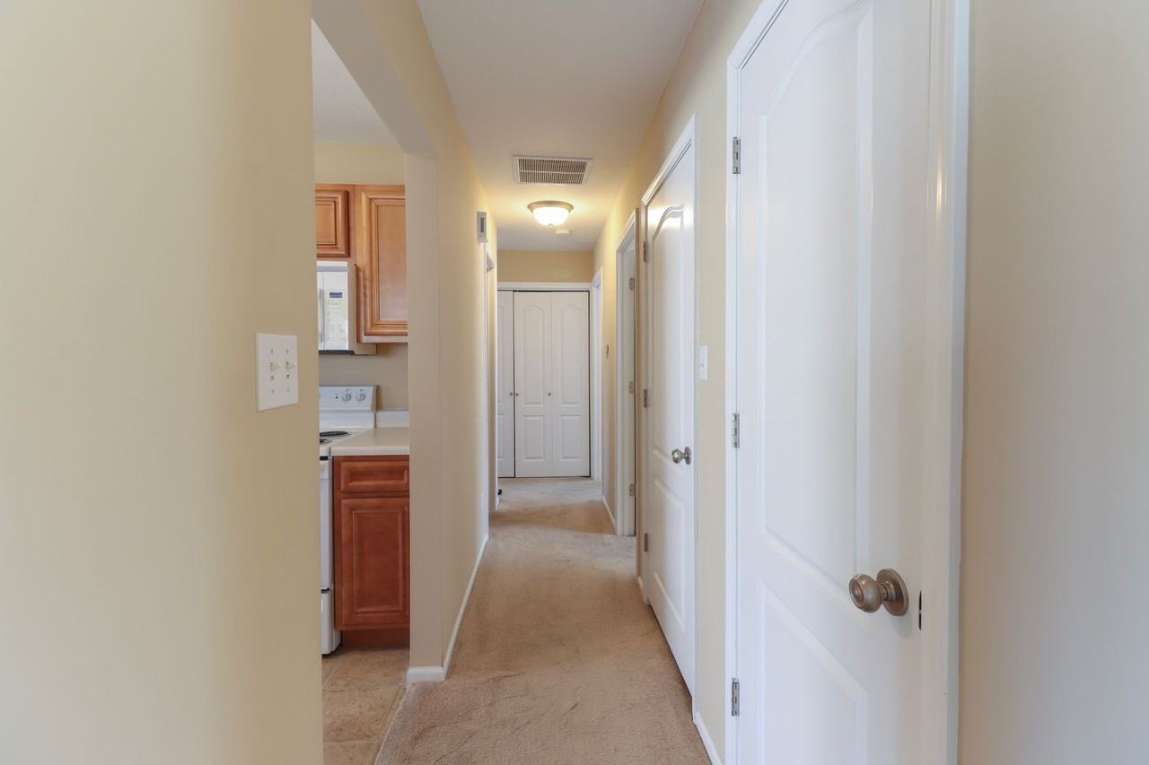 613 Bear Valley Ct - Photo 6 of 17