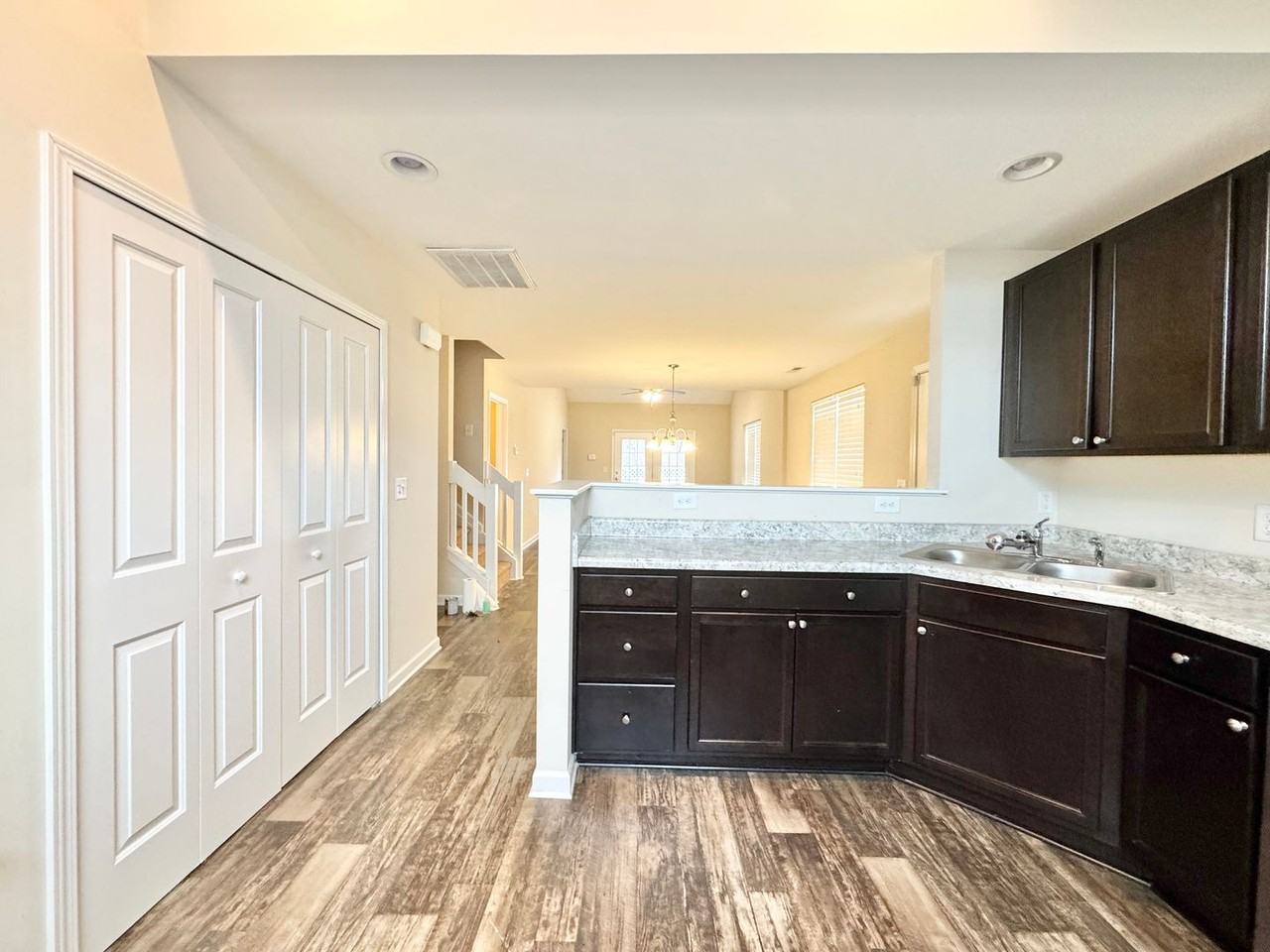 539 Song Sparrow Ln - Photo 5 of 18