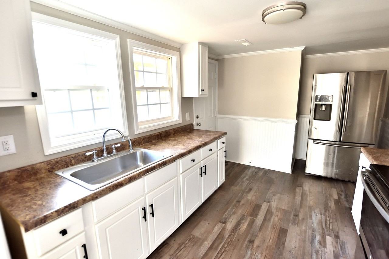 1577 Charter Dr - Photo 6 of 17