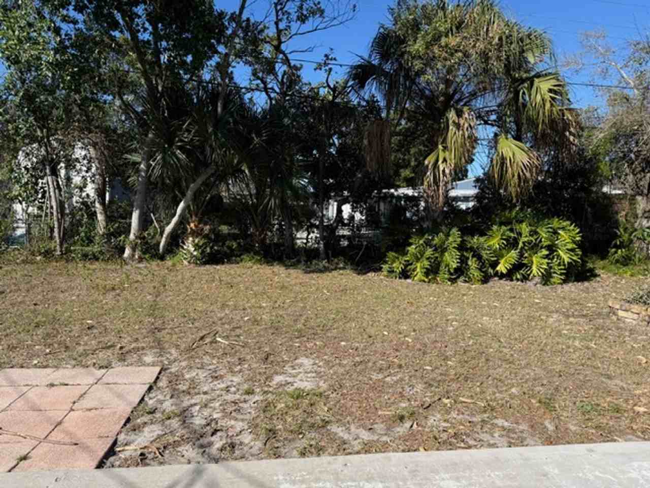 2384 Apache Dr - Photo 2 of 21