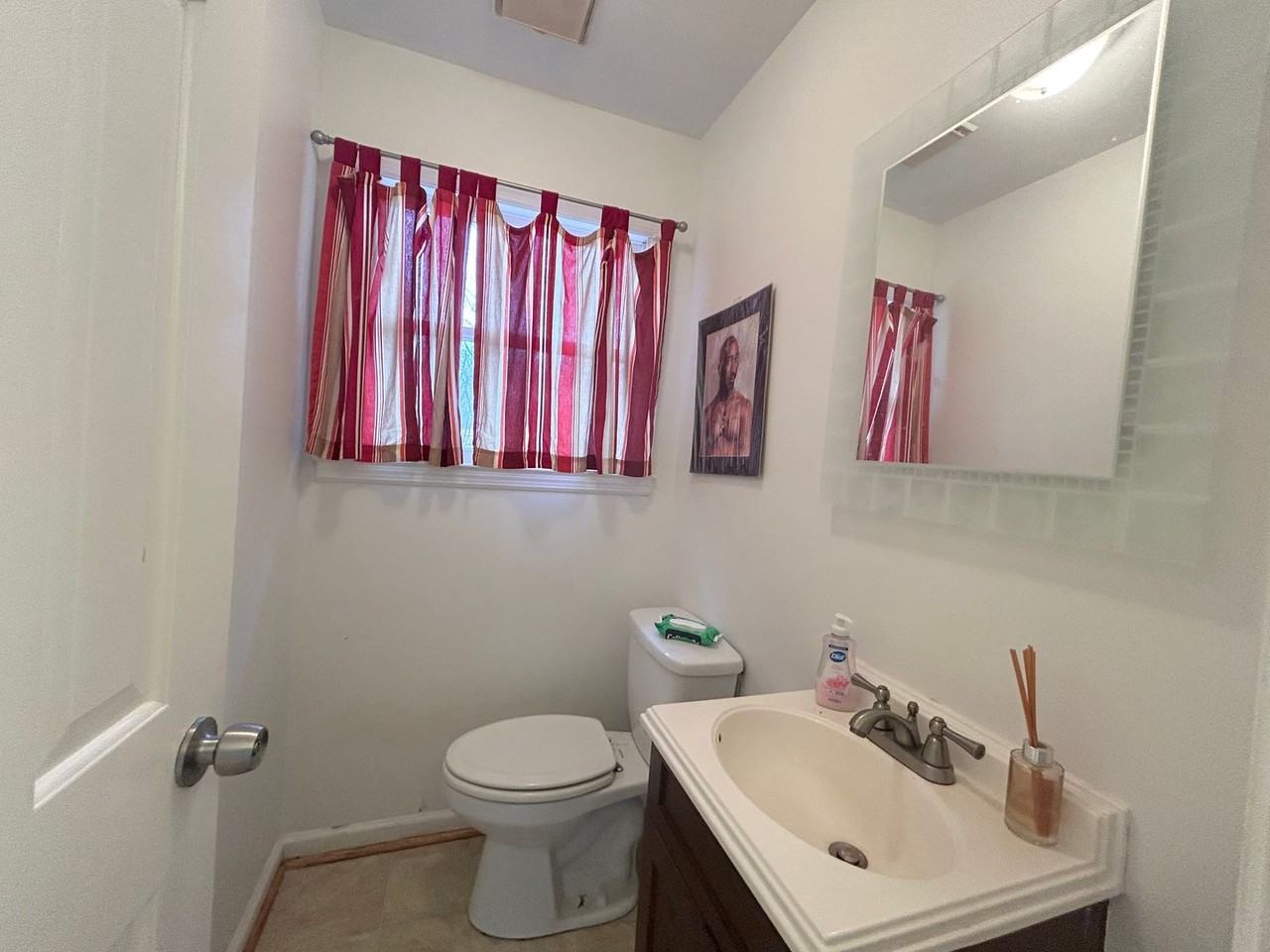 1413 Hillcrest Dr - Photo 5 of 19