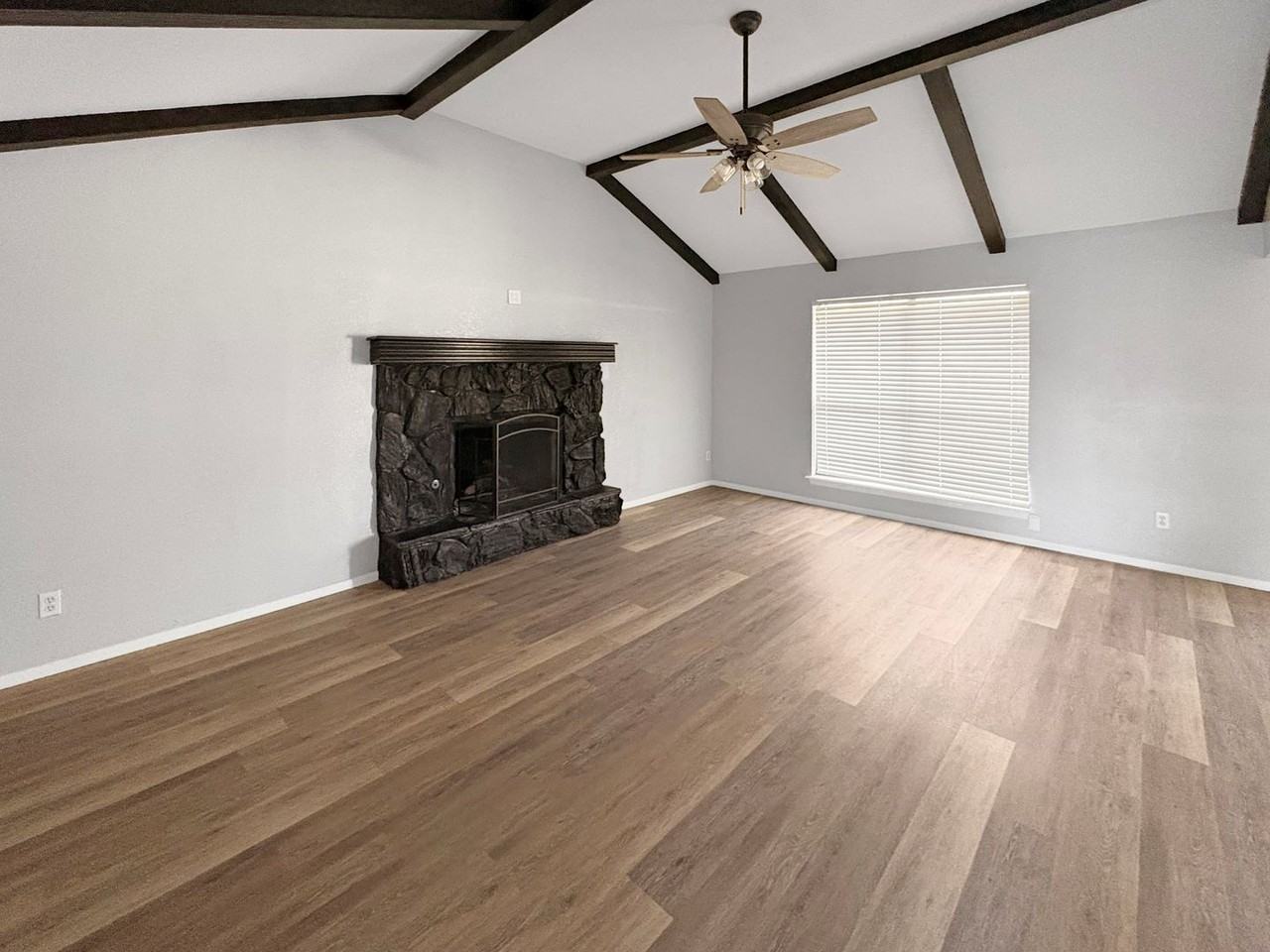 1102 W Pueblo Ave - Photo 2 of 11