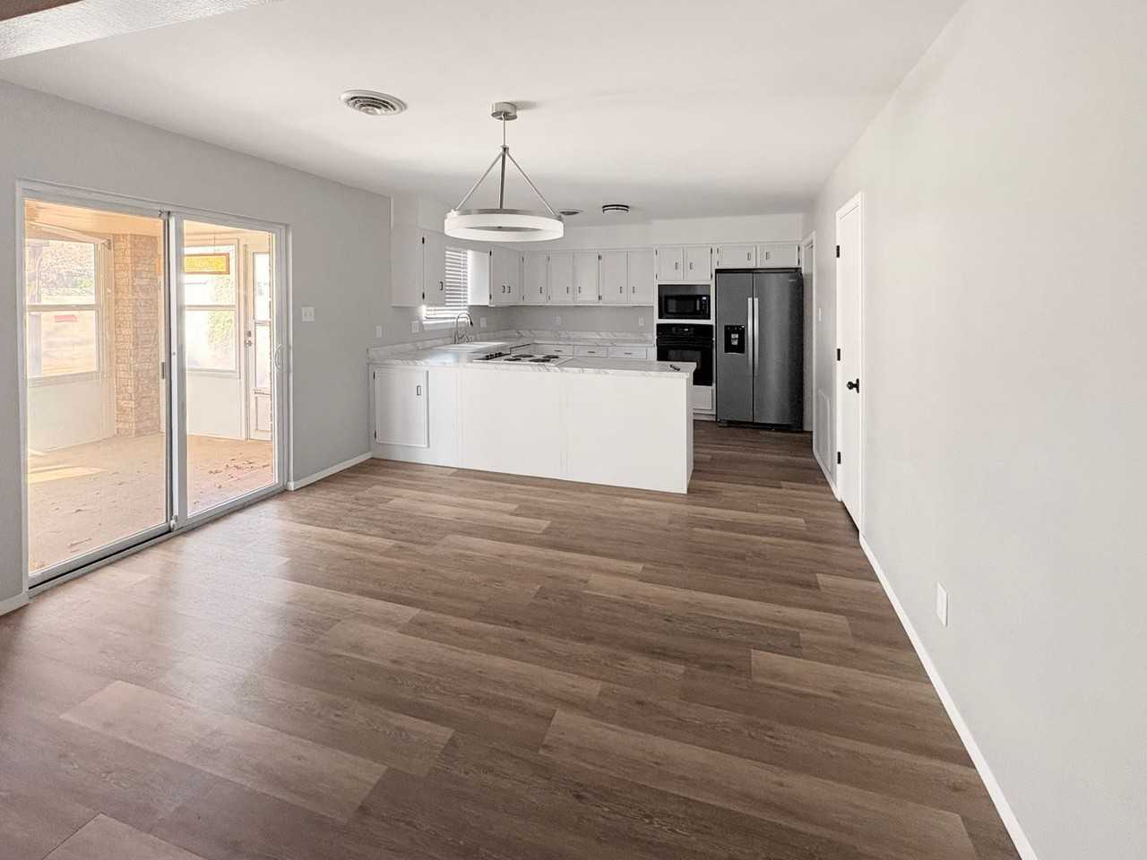 1102 W Pueblo Ave - Photo 3 of 11