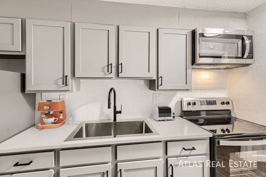 Lost Creek - Photo 6 of 7