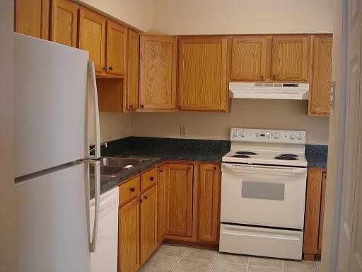 2146 Garrison Ln - Photo 3 of 4