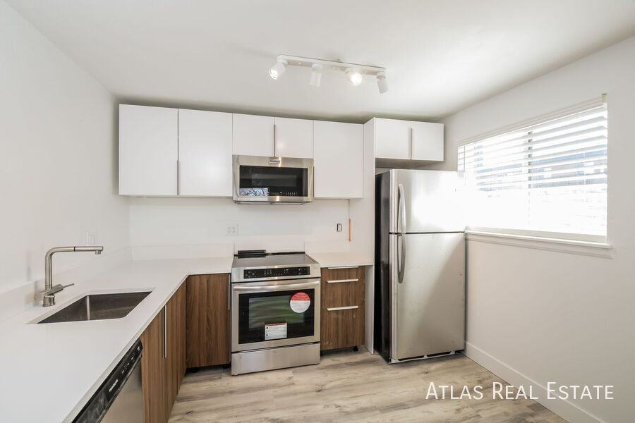 2550-2560 N Ogden Street - Photo 3 of 14