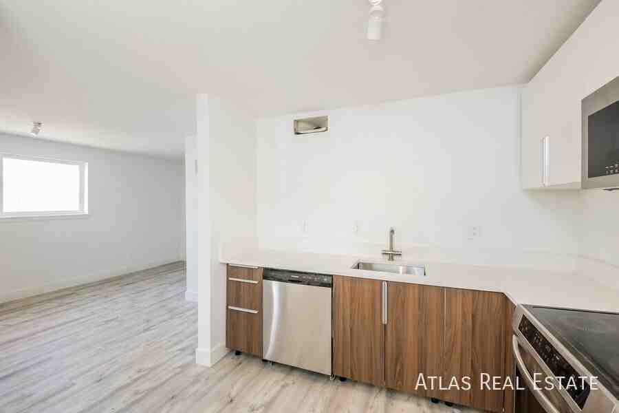 2550-2560 N Ogden Street - Photo 4 of 14