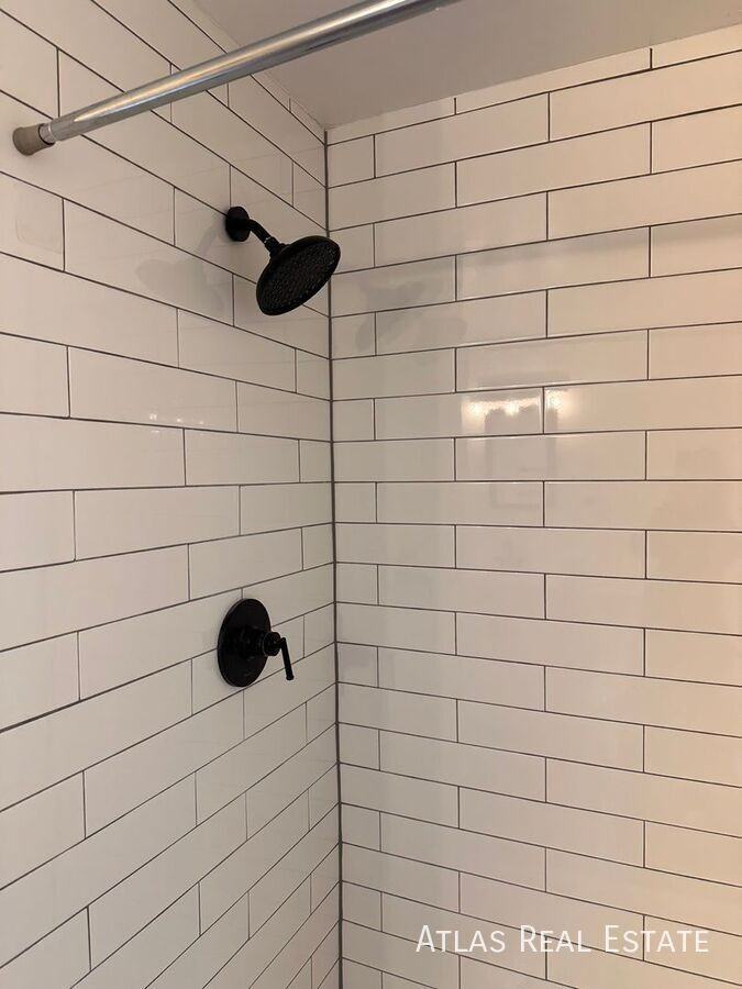 551 S Fairfax Street - Photo 4 of 28