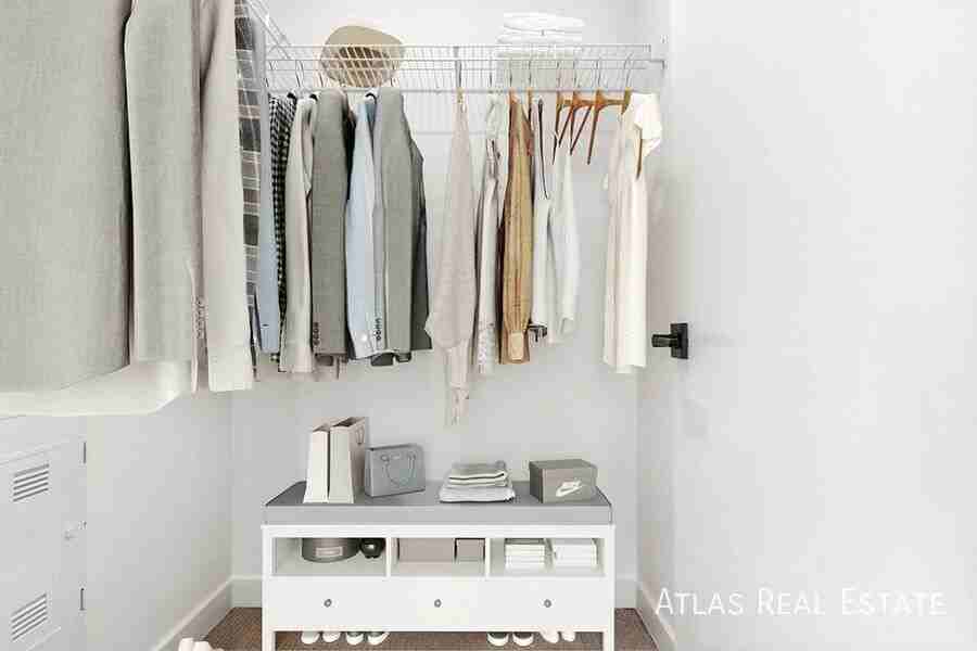 240 Osiander Street - Photo 7 of 34