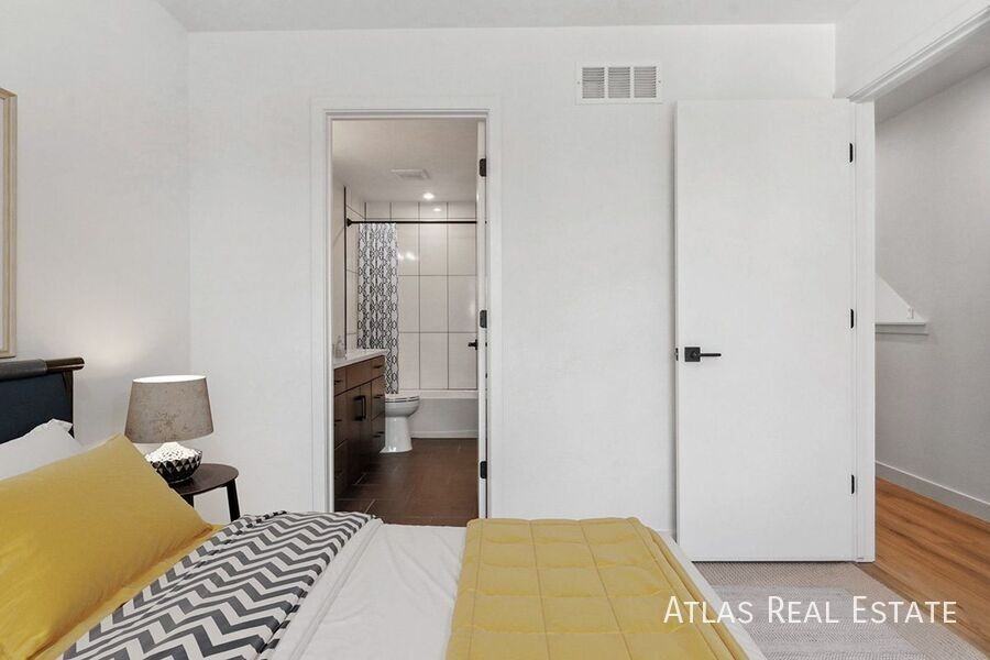 240 Osiander Street - Photo 6 of 17
