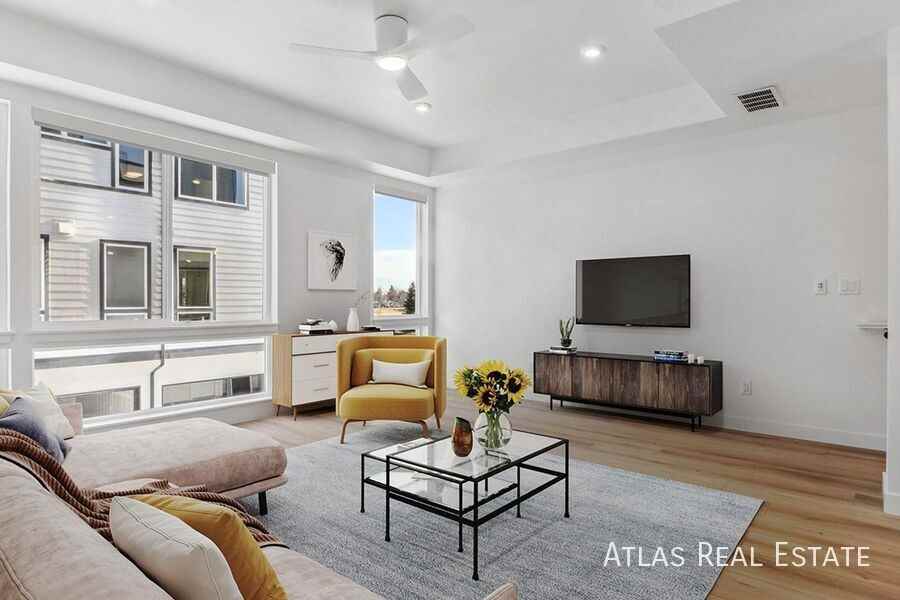 240 Osiander Street - Photo 4 of 19