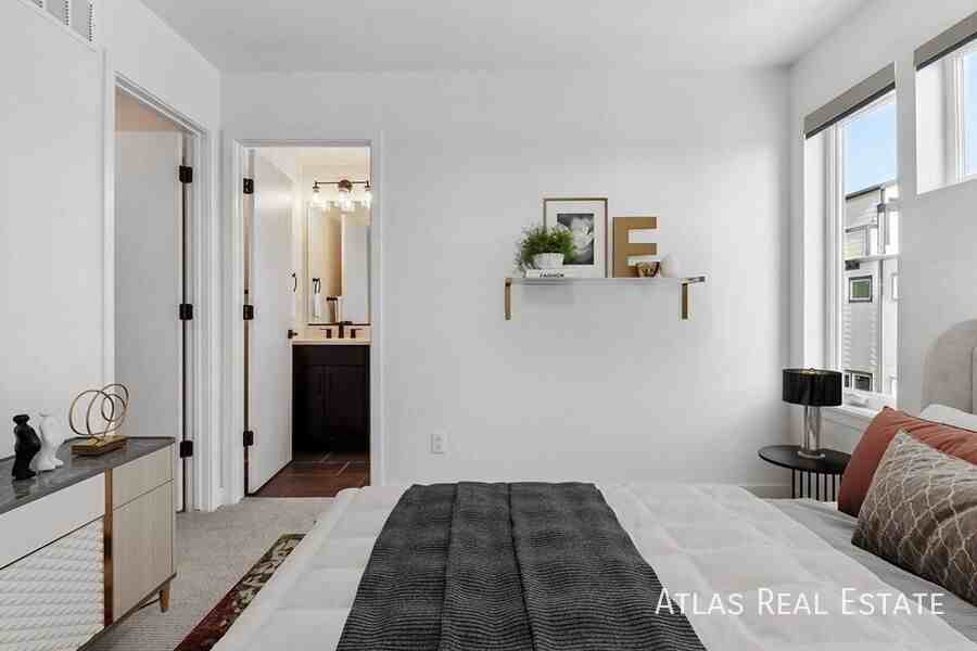 240 Osiander Street - Photo 2 of 19