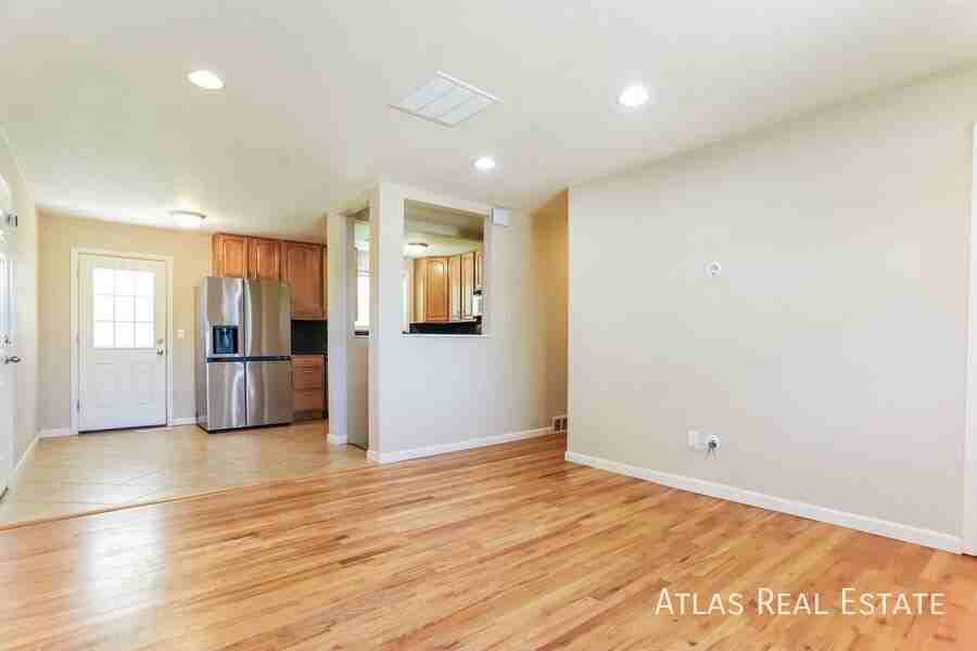 6795 Allison St - Photo 3 of 20