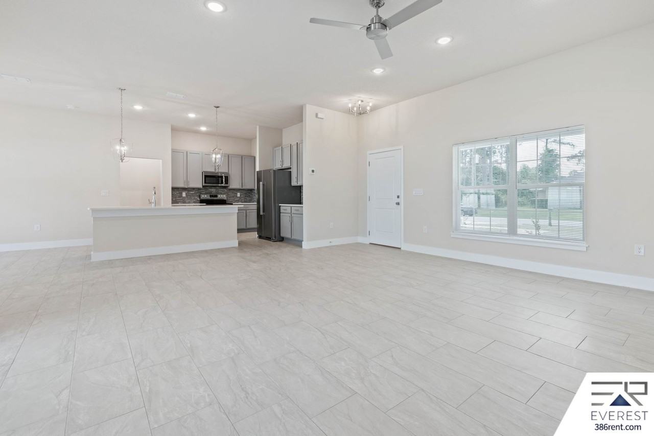 58 Bruce Ln - Photo 5 of 33