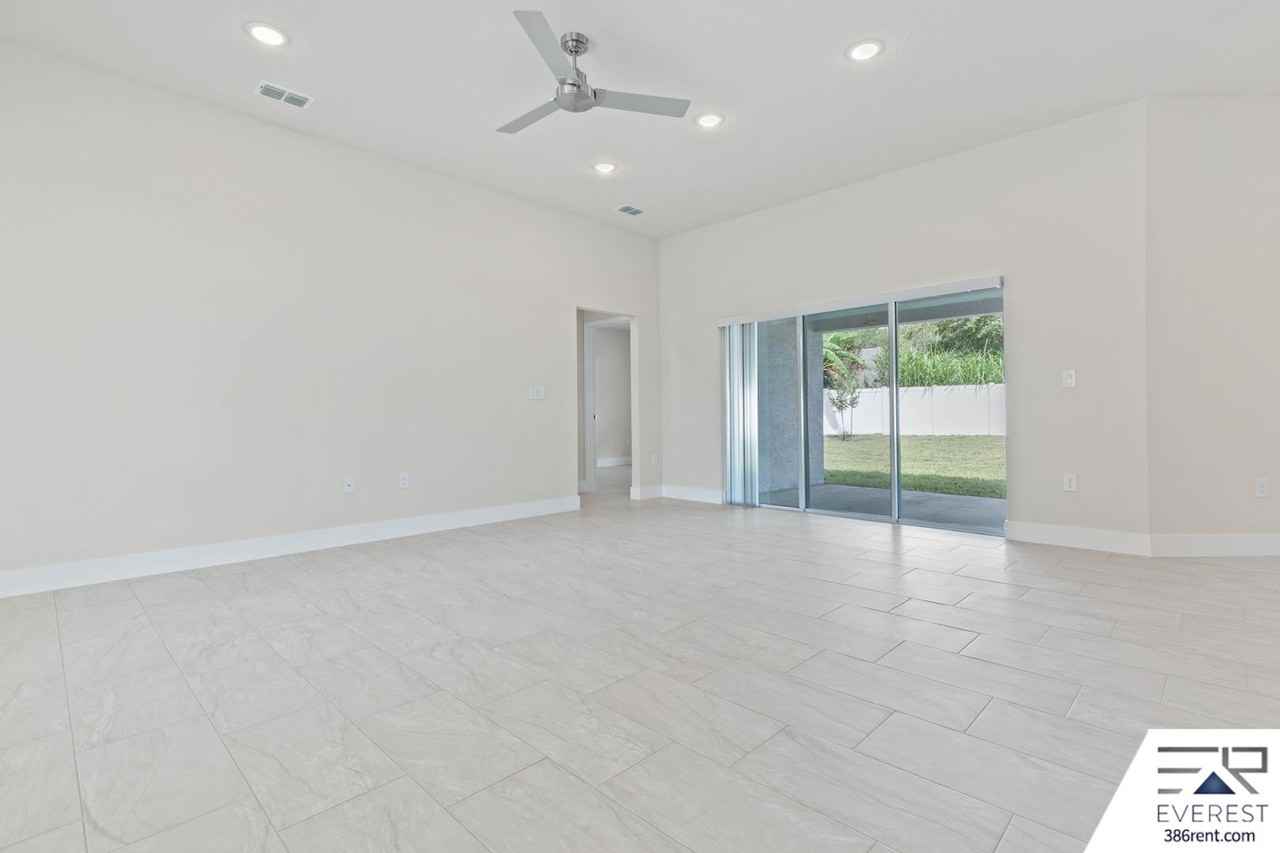 58 Bruce Ln - Photo 7 of 33