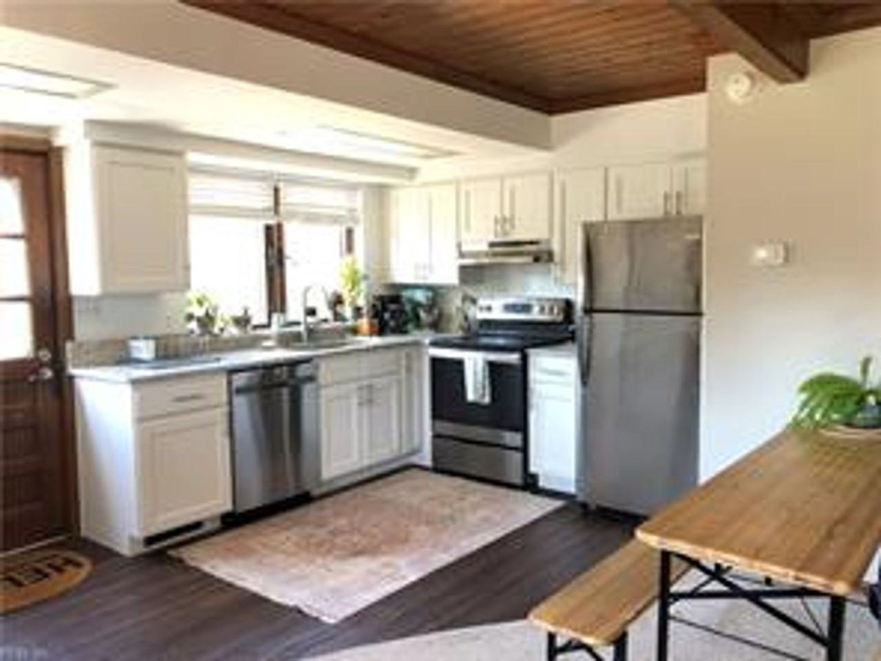 208 53rd St Apt B - Photo 3 of 16