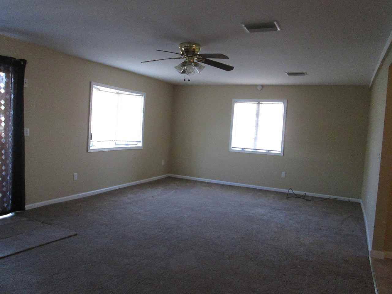 32 West Susquehanna Drive - Photo 3 of 8