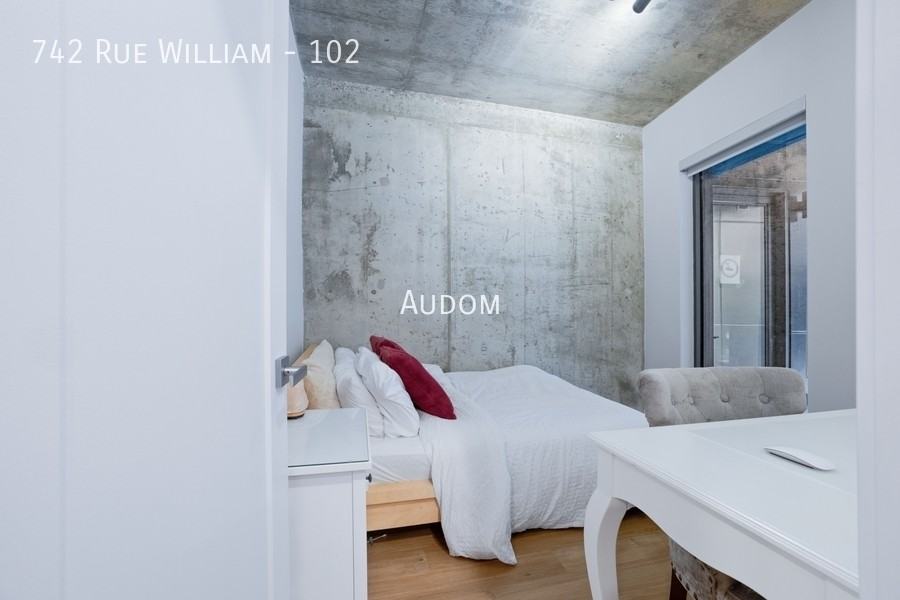 The Prince W - Photo 3 of 33