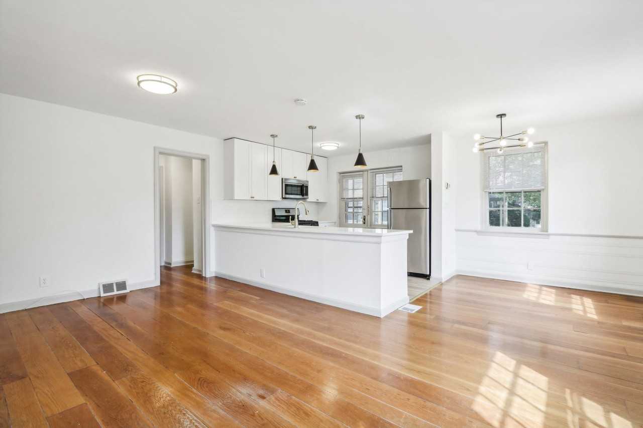 Carlton Park Apartments - Photo 6 of 50