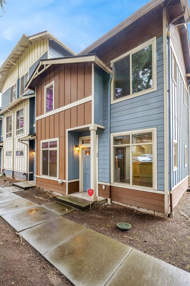 Pinnacle Townhomes - Photo 7 of 14