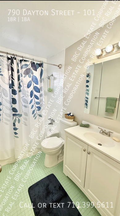 Bonneville Apts - Photo 6 of 10