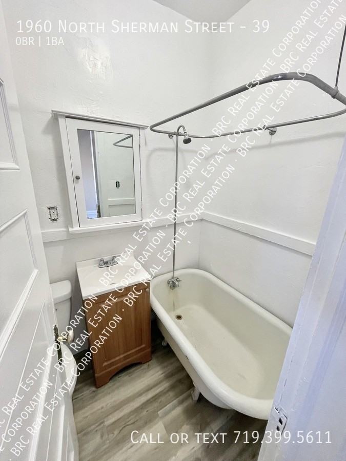 Cross Apartments - Photo 4 of 18