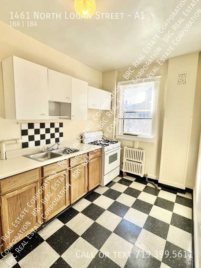 Logan Court Apartments - Photo 4 of 10