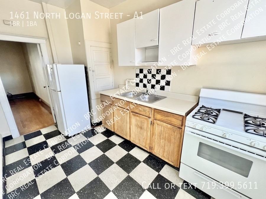 Logan Court Apartments - Photo 5 of 10
