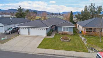 featured image of 1744 Louise Ave