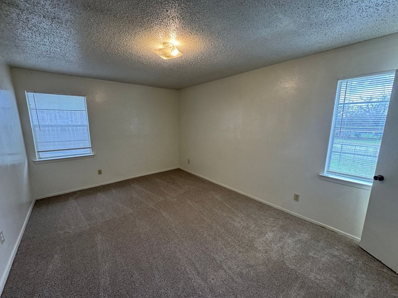 5604 Macgregor Dr - Photo 6 of 26