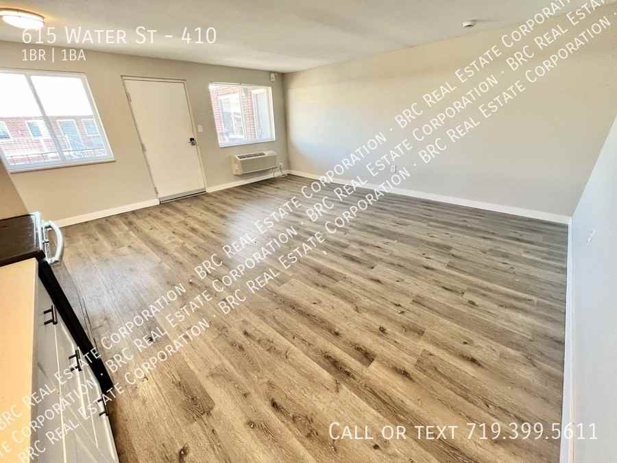 The Gold - Photo 2 of 11