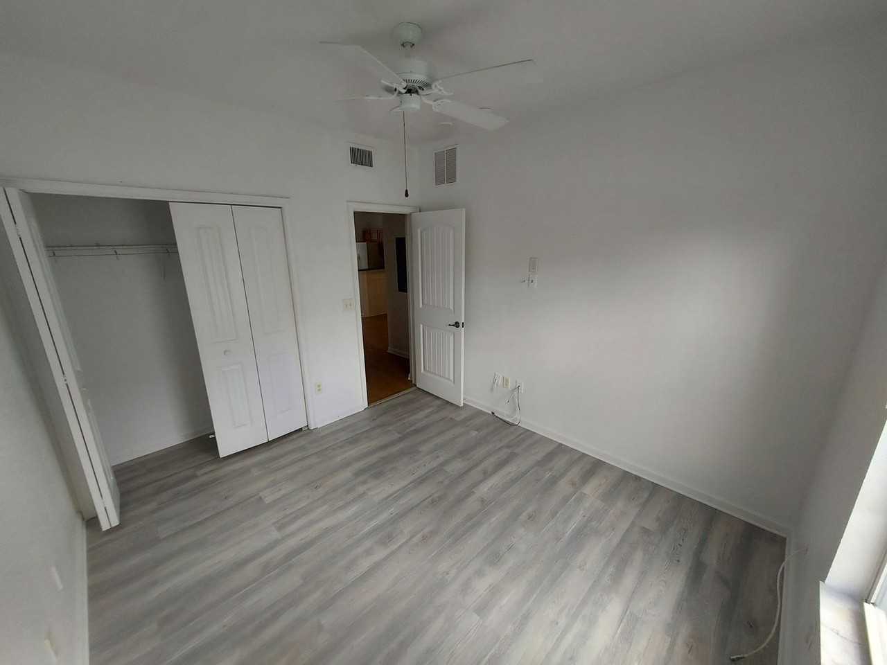 2935 Ne 7th St #105 - Photo 7 of 8