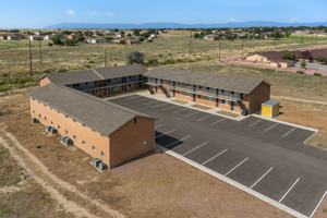 featured image of 984 E Saxony Dr