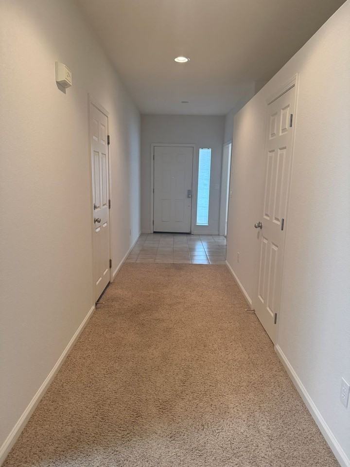 1025 Plumas Ct - Photo 2 of 19