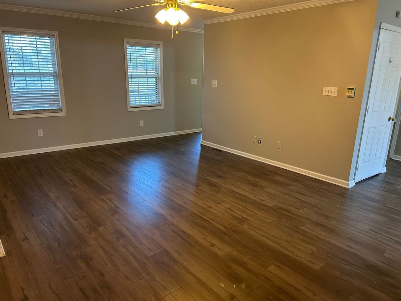 5200 Shallowford Rd - Photo 4 of 15