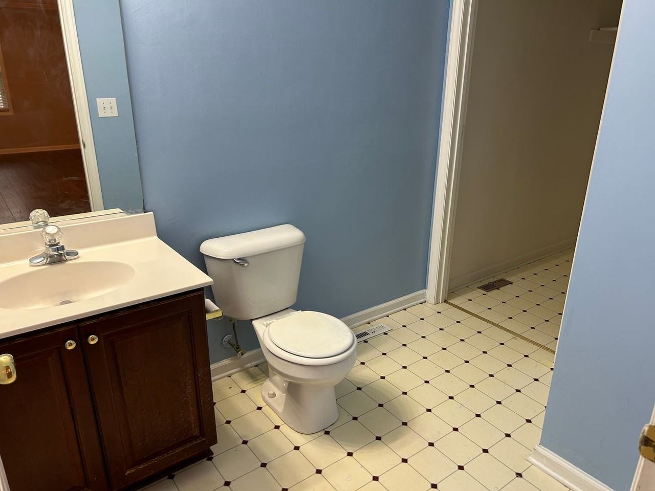 5200 Shallowford Rd - Photo 5 of 15