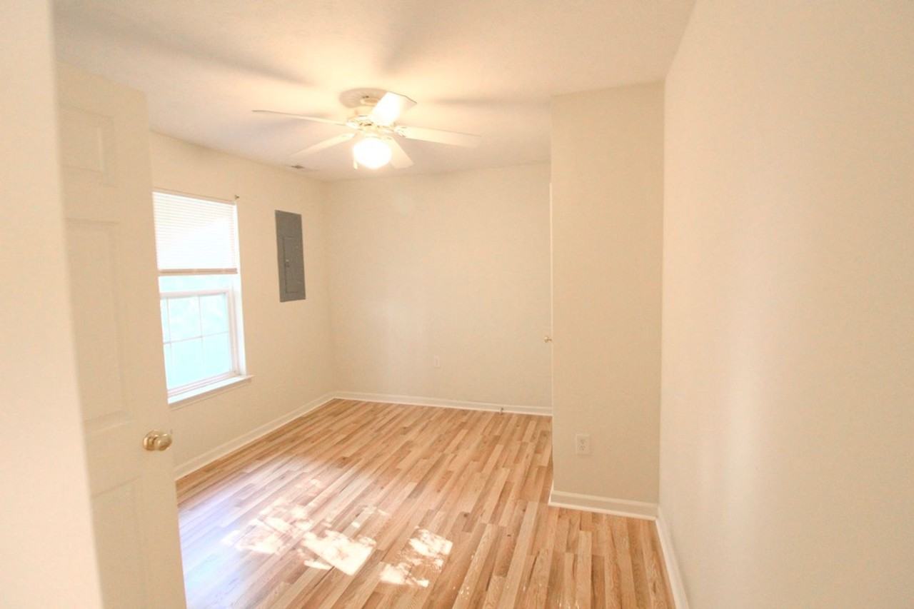 351 Emerson Ln - Photo 2 of 25